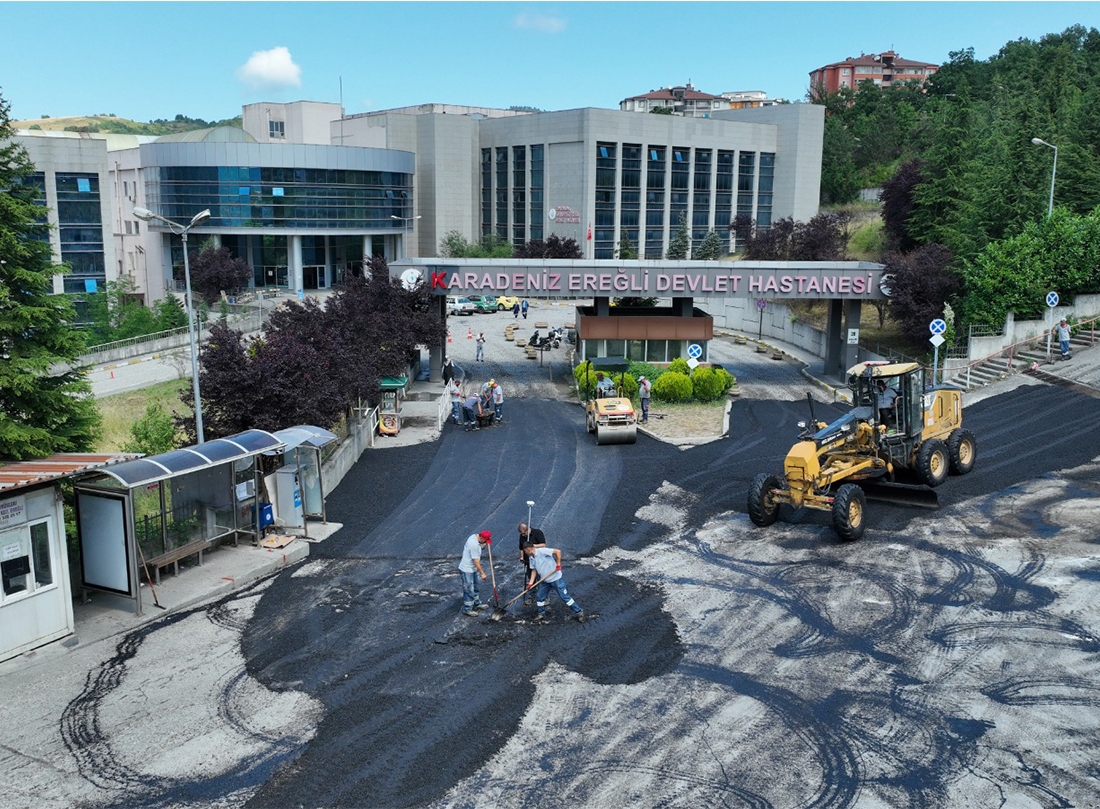 Başkan Posbıyık, Hastane Yolunda Asfalt Mesaisini Yerinde Denetledi