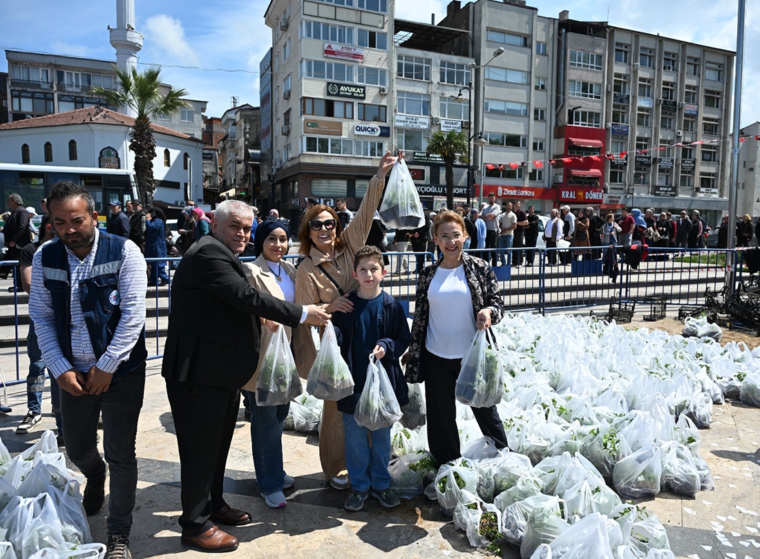 Kdz. Ereğli Belediyesi, 350 Bin Ata Tohumu Fidesini Halka Ücretsiz Dağıttı