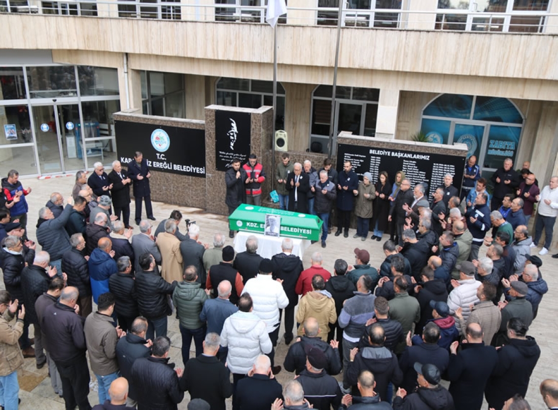 Nihat Özdemir İçin Belediye Önünde Tören Düzenlendi