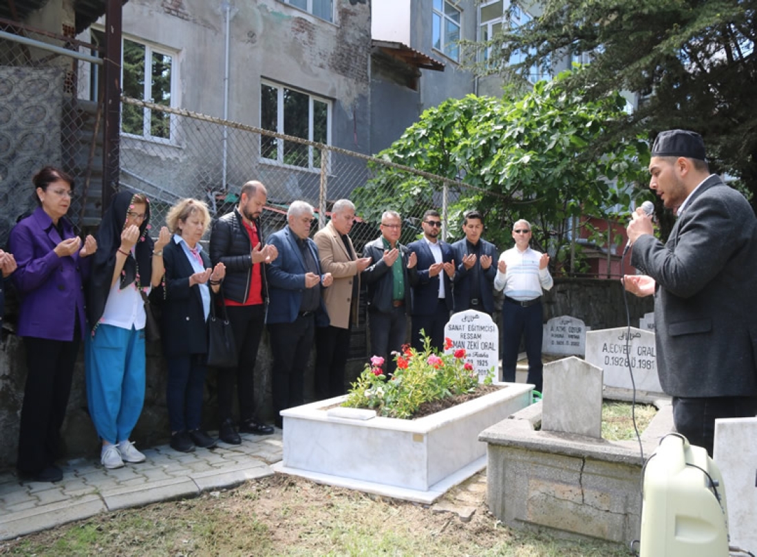 Osman Zeki Oral, Vefatının 12. Yılında Mezarı Başında Anıldı