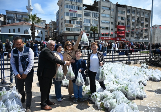 Kdz. Ereğli Belediyesi, 350 Bin Ata Tohumu Fidesini Halka Ücretsiz Dağıttı