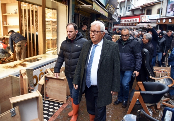 Başkan Posbıyık, Chp Heyetiyle Afetzede Esnafa Geçmiş Olsun Ziyaretinde Bulundu
