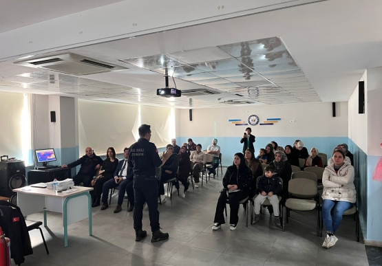 Velilere, ‘Evde Güvenli Yaşam’ Semineri Verildi