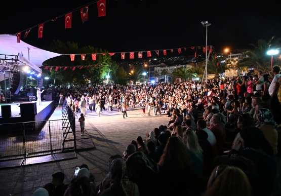 Yazın Ritmi Sanatçı Yağmur Okur’la Kdz.Ereğli’de Yükseldi