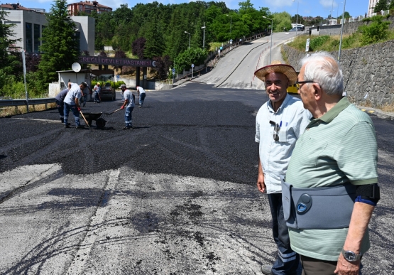 Başkan Posbıyık, Hastane Yolunda Asfalt Mesaisini Yerinde Denetledi