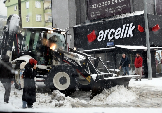 Kdz. Ereğli Belediyesi Karla Mücadeleyi Kesintisiz Sürdürüyor