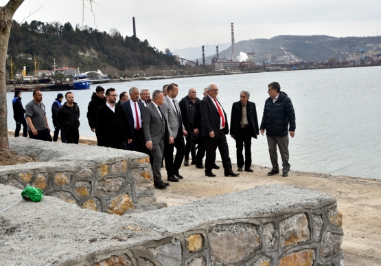 Başkan Posbıyık, Sahilde Yapılan Çalışmaları Denetledi