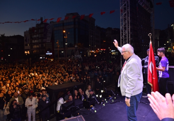 Şampiyon Takım Ve Ereğli Halkı, Kıraç Konseriyle Coştu