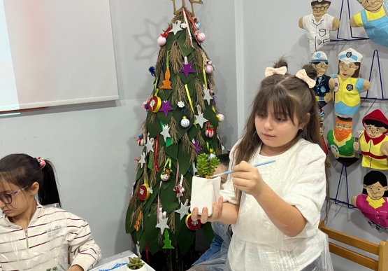 Beton Saksı Yapımı Ve Bitki Süsleme Atölyesi Yeniden Düzenlendi