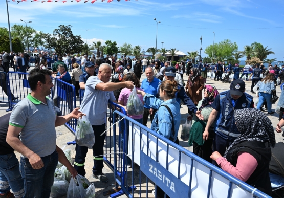 Kdz. Ereğli Belediyesi, 350 Bin Ata Tohumu Fidesini Halka Ücretsiz Dağıttı