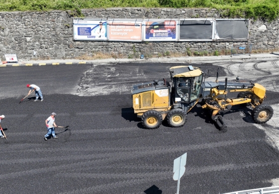 Başkan Posbıyık, Hastane Yolunda Asfalt Mesaisini Yerinde Denetledi