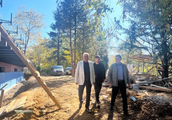 Başkan Posbıyık, Ayağının Tozuyla Belediyenin Sahadaki Çalışmalarını Denetledi