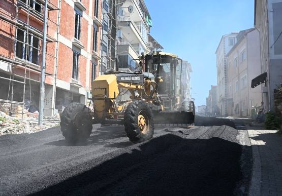 200 Milyon Liralık Dev Asfalt Hamlesinde 17 Bin Ton Sıcak Asfalt Yollarla Buluştu
