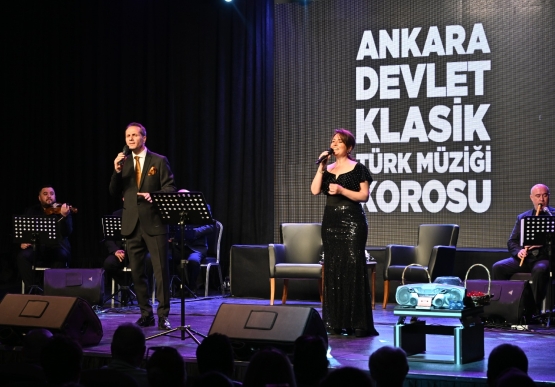 “90’lık Karışık Kaset” Konseri Kdz.Ereğli’de Nostalji Rüzgarı Estirdi