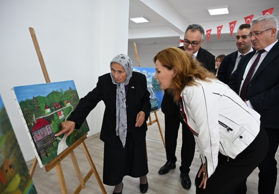Cumhuriyet Konulu Sergiler Akm’de Açıldı