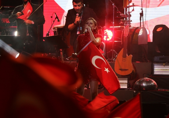 Merve Özbey, Kdz. Ereğli’nin Coşkusuna Coşku Kattı