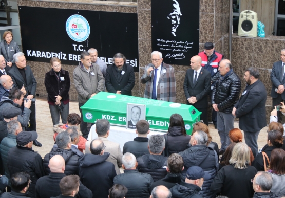 Sertan Ocakcı İçin Belediye Önünde Tören Düzenlendi