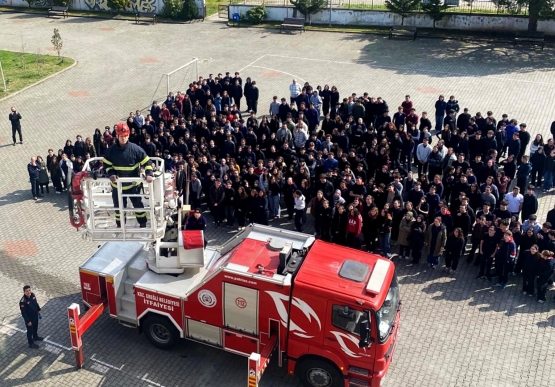 Kdz. Ereğli Belediyesi 1030 Kişiyi Deprem Tatbikatlarıyla Bilgilendirdi