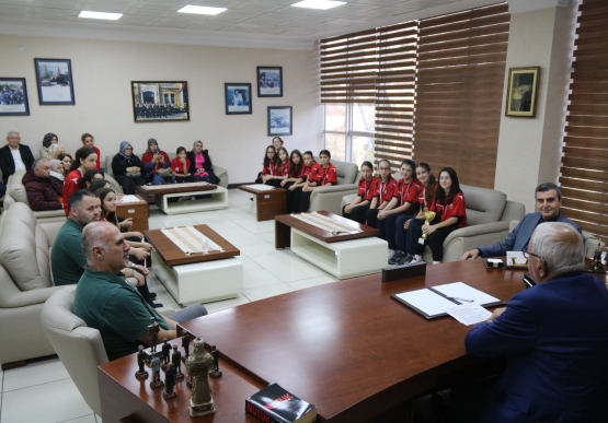 Şampiyon Basketçilerden Ziyaret