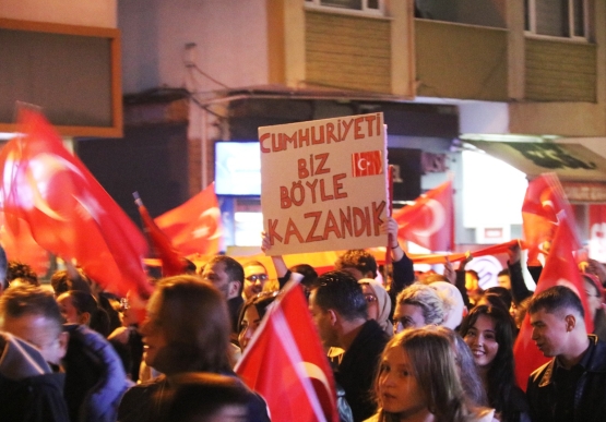 Cumhuriyetin Kalesi Kdz. Ereğli’de, On Binler Sokaktaydı