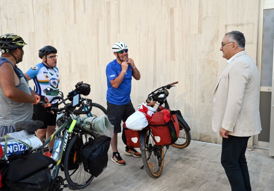 İnebolu’ya Pedal Çeviren Bisikletçiler, Kdz. Ereğli Belediyesi’ni Ziyaret Etti