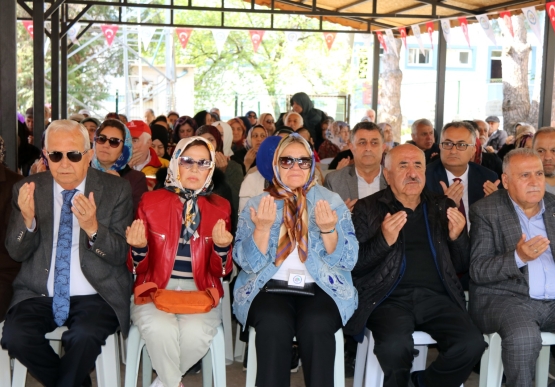 Şehir Mezarlığındaki Mevlid Programı Yoğun İlgi Gördü