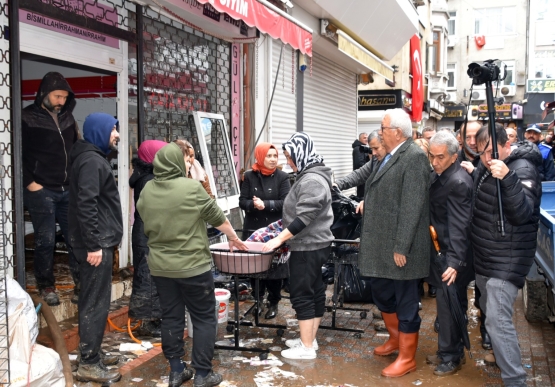 Başkan Posbıyık, Chp Heyetiyle Afetzede Esnafa Geçmiş Olsun Ziyaretinde Bulundu