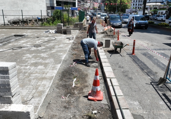Eski Belediye Binası Alanına Yeni Düzenleme Yapılıyor