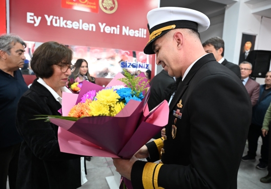 Cumhuriyet Konulu Sergiler Akm’de Açıldı