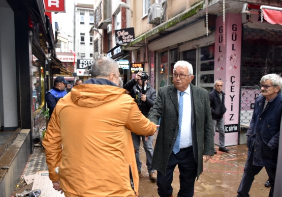 Başkan Posbıyık, Chp Heyetiyle Afetzede Esnafa Geçmiş Olsun Ziyaretinde Bulundu