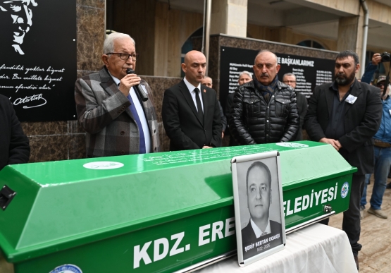 Sertan Ocakcı İçin Belediye Önünde Tören Düzenlendi