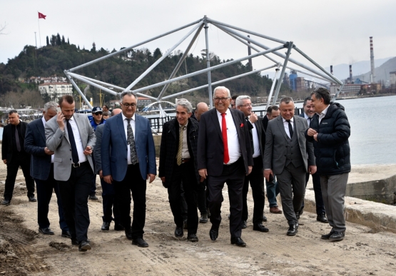 Başkan Posbıyık, Sahilde Yapılan Çalışmaları Denetledi