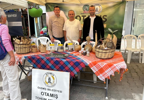 Kdz. Ereğli Belediyesi’nin Ata Tohumları İzmir’de Yoğun İlgi Gördü
