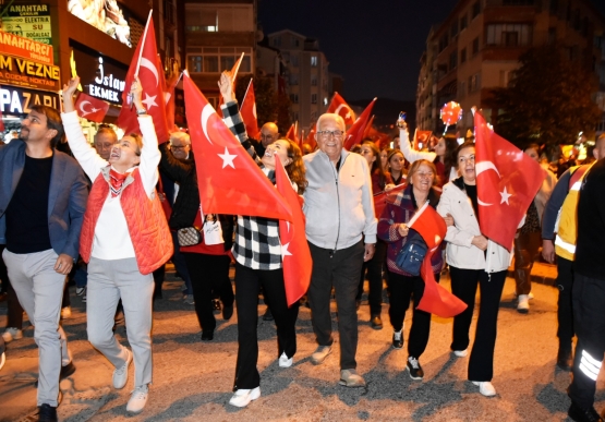 Cumhuriyetin Kalesi Kdz. Ereğli’de, On Binler Sokaktaydı