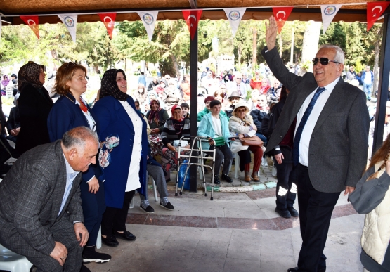 Şehir Mezarlığındaki Mevlid Programı Yoğun İlgi Gördü