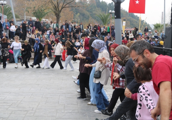 Kdz. Ereğli 16. Hamsi Festivali’nde Sürpriz Tatlar!