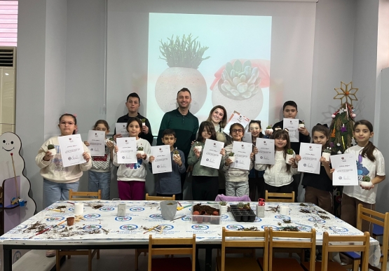 Beton Saksı Yapımı Ve Bitki Süsleme Atölyesi Yeniden Düzenlendi