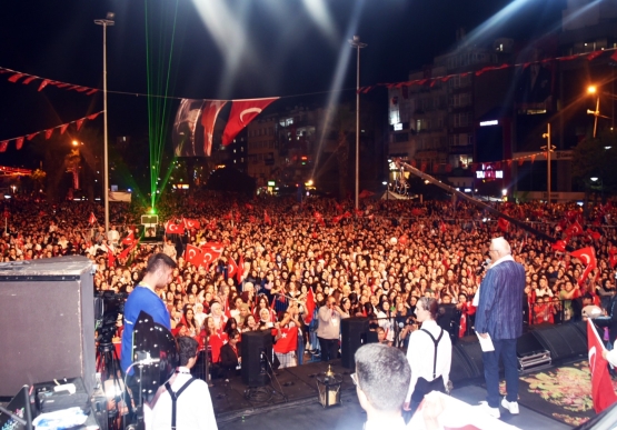 Kdz. Ereğli, Atatürk Ve Cumhuriyet İçin Yürüdü