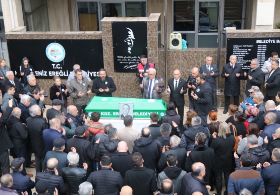 Sertan Ocakcı İçin Belediye Önünde Tören Düzenlendi