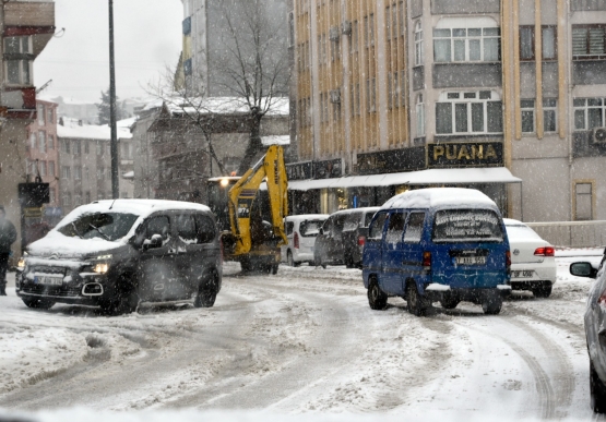 Kdz. Ereğli Belediyesi Karla Mücadeleyi Kesintisiz Sürdürüyor
