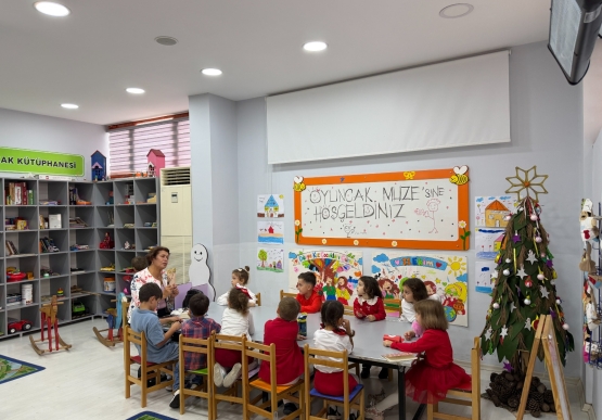 Cumhuriyet Coşkusu Oyuncak Müzesi’nde Çocuklarla Buluştu