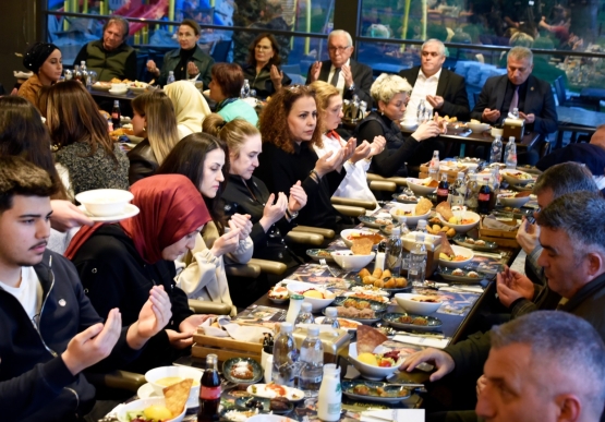 Chp, Ak Parti Ve İyi Parti Meclis Üyeleri Başkan Posbıyık’ın İftarında Buluştu