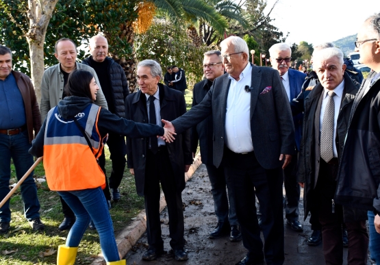 Başkan Posbıyık, Afetzedeleri Yalnız Bırakmıyor