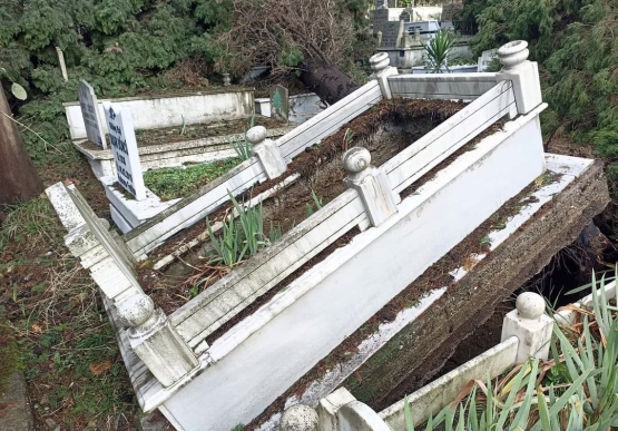 Kdz. Ereğli’de, Fırtınada Hasar Gören Mezarların Tespitleri Yapılıyor