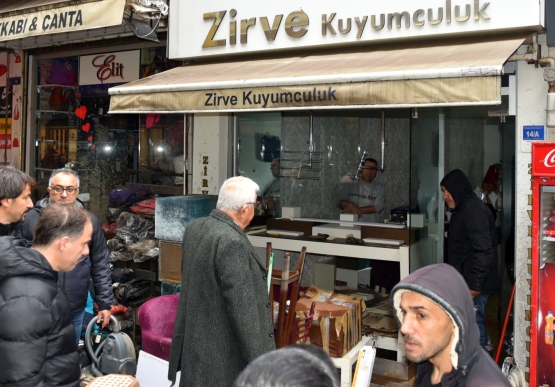 Başkan Posbıyık, Chp Heyetiyle Afetzede Esnafa Geçmiş Olsun Ziyaretinde Bulundu