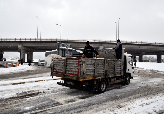 Kdz. Ereğli Belediyesi Karla Mücadeleyi Kesintisiz Sürdürüyor