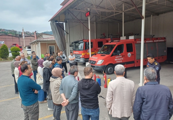 İtfaiye, Öğretmenlere Yangın Eğitimi Kursu Veriyor