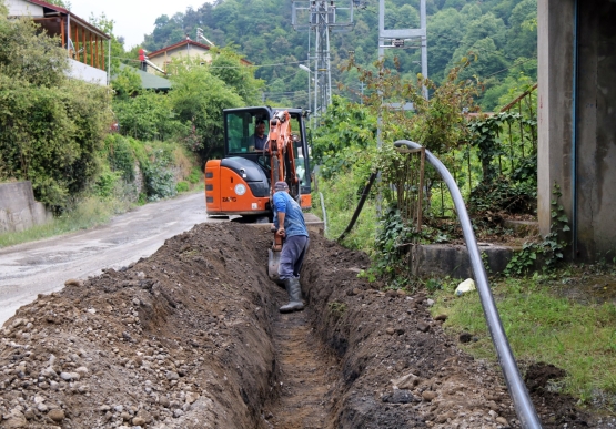 Kavakderesi’nde İçme Suyu Hattı Çalışmaları Sürüyor