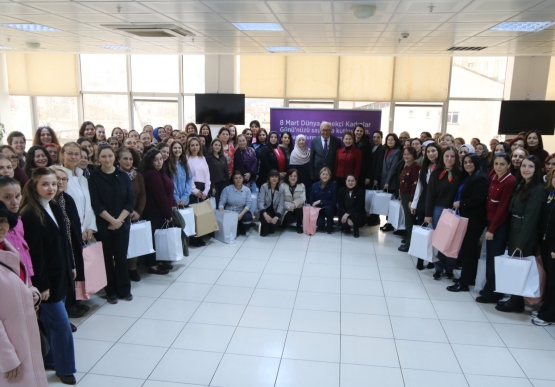 Başkan Posbıyık’tan Kadınlara 8 Mart Sürprizi