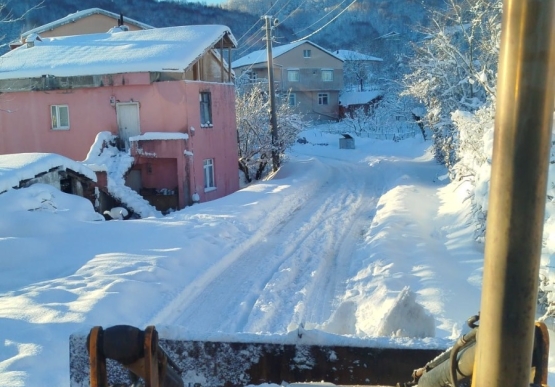Kdz. Ereğli’de Yollar Ve Kaldırımlar Kardan Temizleniyor